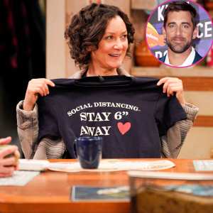 The Conners Jabs Former Guest Aaron Rodgers With Vaccine Joke Sara Gilbert