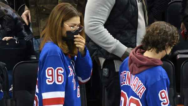 Zendaya and Tom Holland Wear Jerseys With Each Others Names at New York Rangers NHL Hockey Game