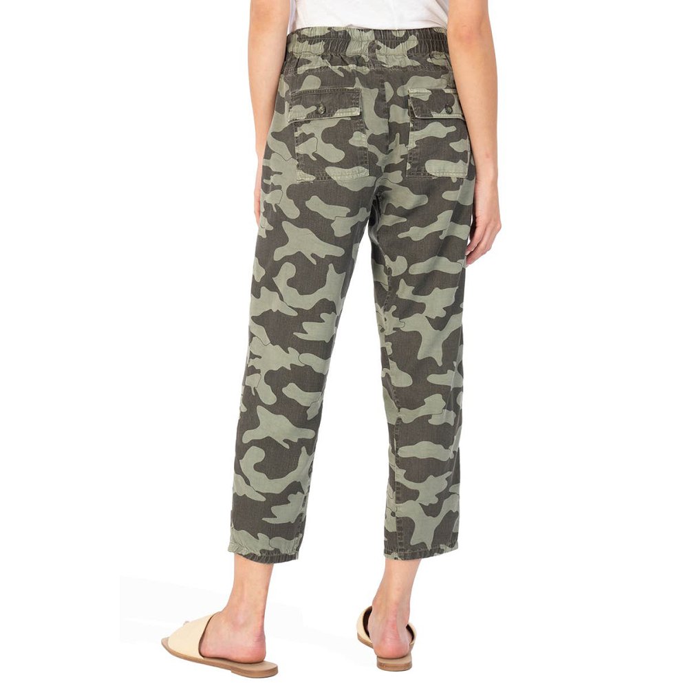 nordstrom-kut-from-the-kloth-camo-pants-back-pockets