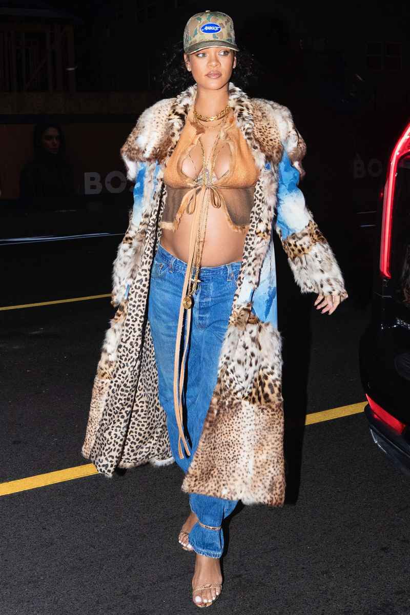 Bare Baby Bump! See Pregnant Rihanna Showing Stomach on Dinner Date