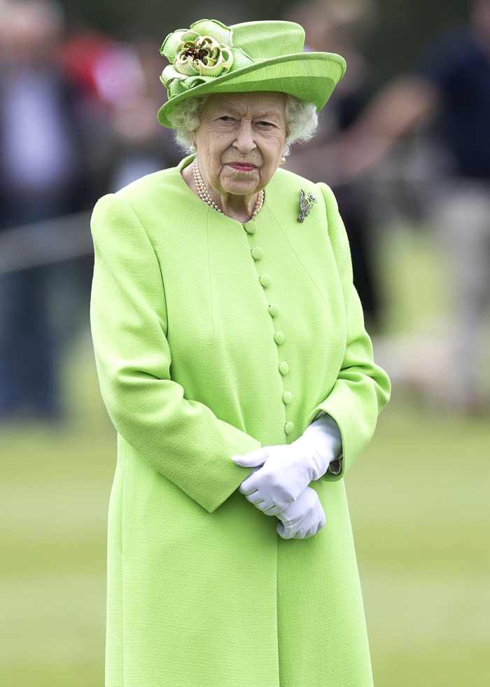 Queen Elizabeth II Tests Positive for COVID-19, Receiving Medical Attention After 'Mild' Symptoms