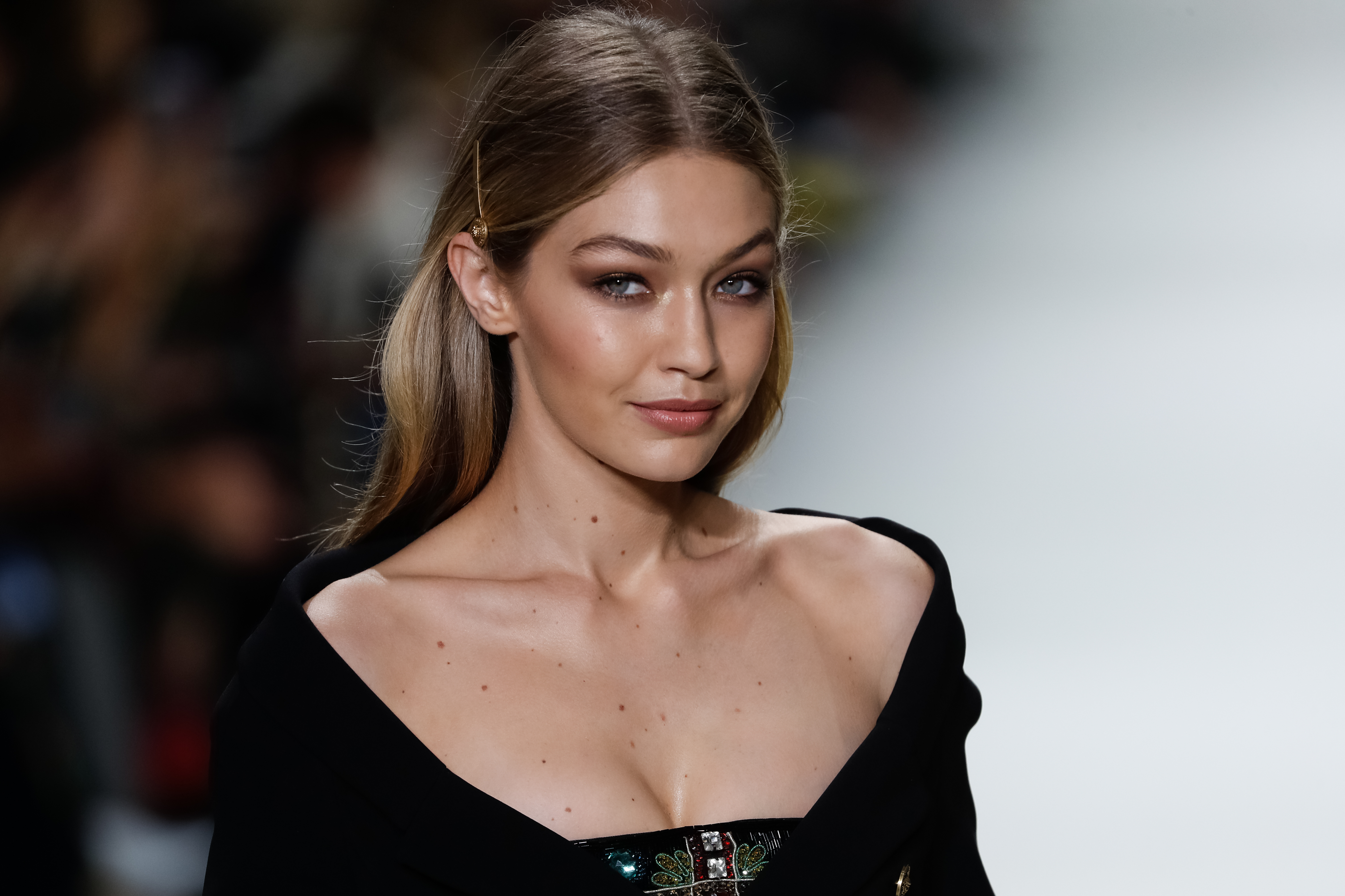 This Highlight Lotion Is The Secret To Gigi Hadid'S Sunkissed Skin