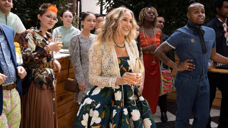 ‘And Just Like That’ Season 2: Carrie and Samantha's Paris Convo Revealed