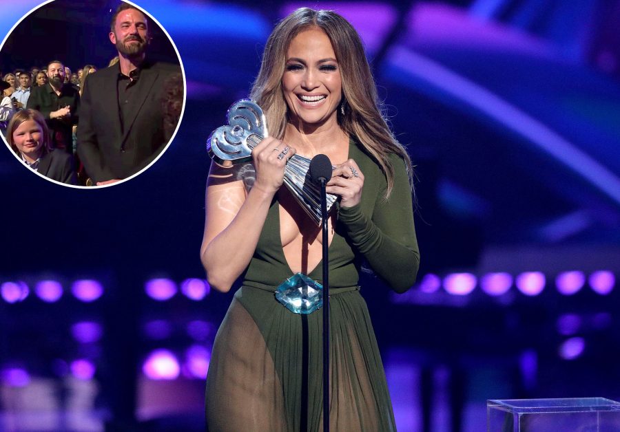Ben Affleck and Son Samuel Cheer on Jennifer Lopez at 2022 iHeart Radio Music Awards