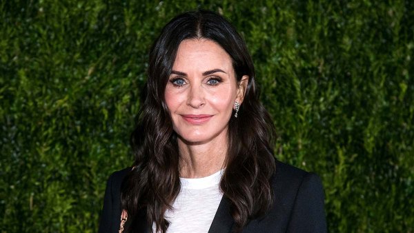 Courteney Cox Is Bummed She Doesn’t Have More Memories From Friends Set