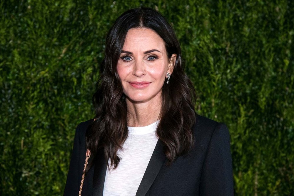 Courteney Cox Is Bummed She Doesn’t Have More Memories From Friends Set