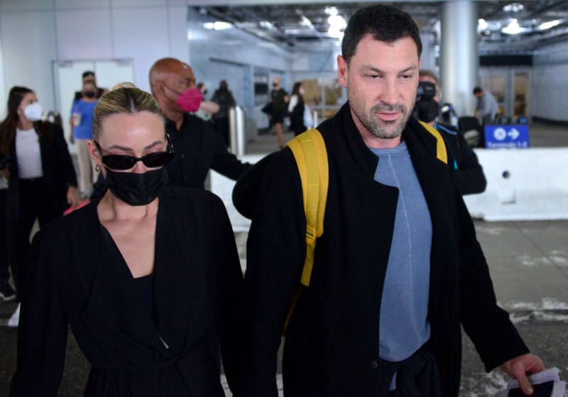 Dancing With The Stars DWTS Maks Chmerkovskiy Reunites With Wife Peta Murgatroyd in Emotional Airport After Fleeing Ukraine 2