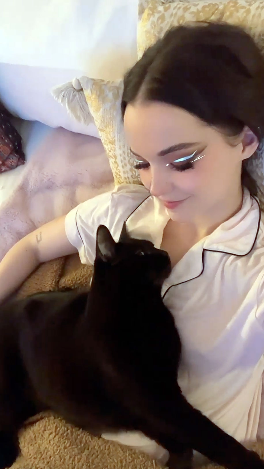 Dove Cameron Celebs Obsessed With Their Cats