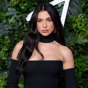 Dua Lipa’s Latest Manicure Is Seriously Trendy