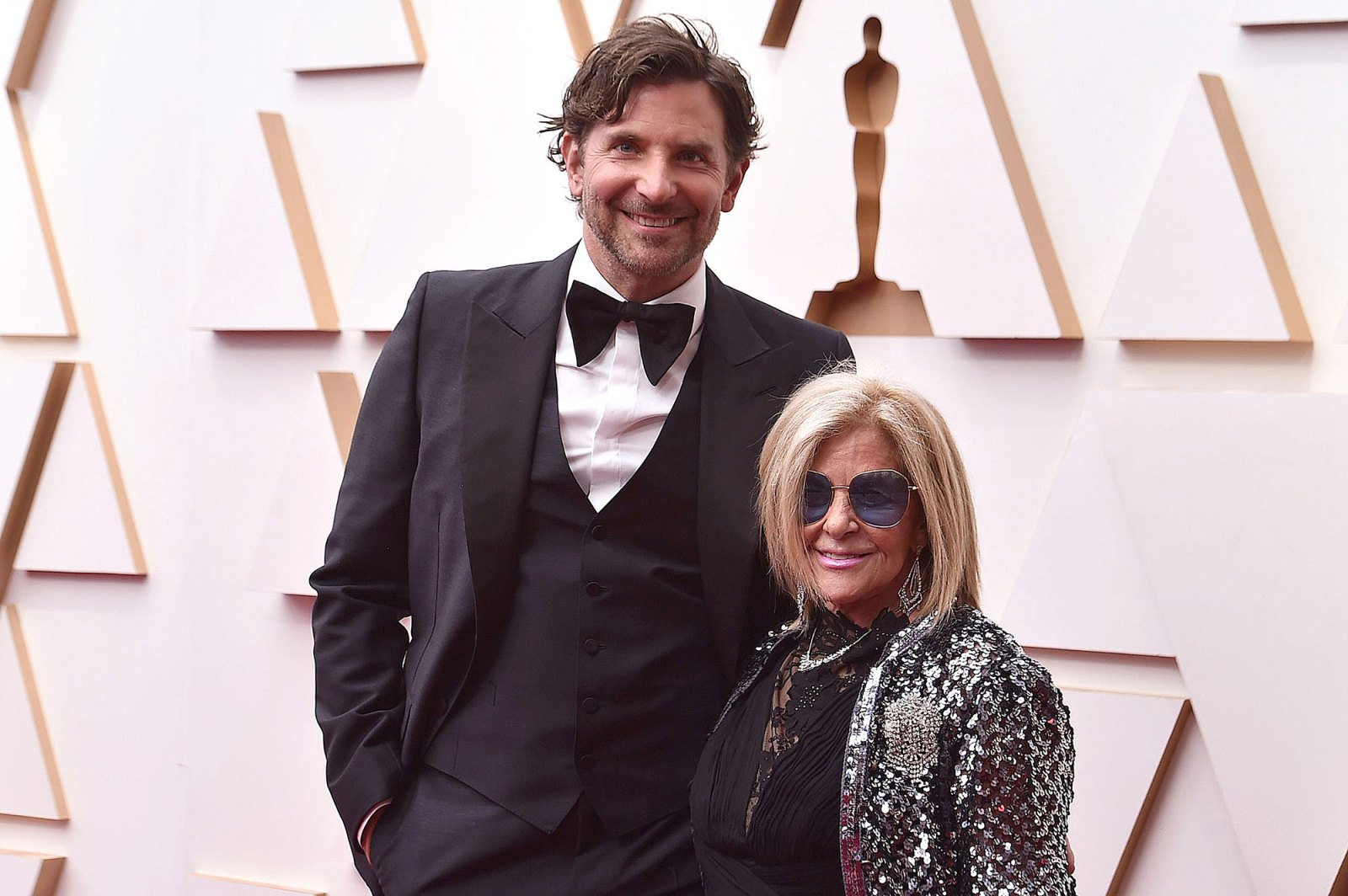 Feature Bradley Cooper and Mother Gloria Campano Oscars 2022