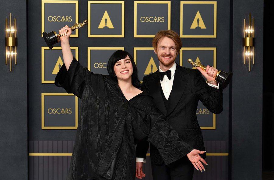 How-Billie-Eilish-Finneas-Manifested-Their-No-Time-Die-Oscar-Win-001.