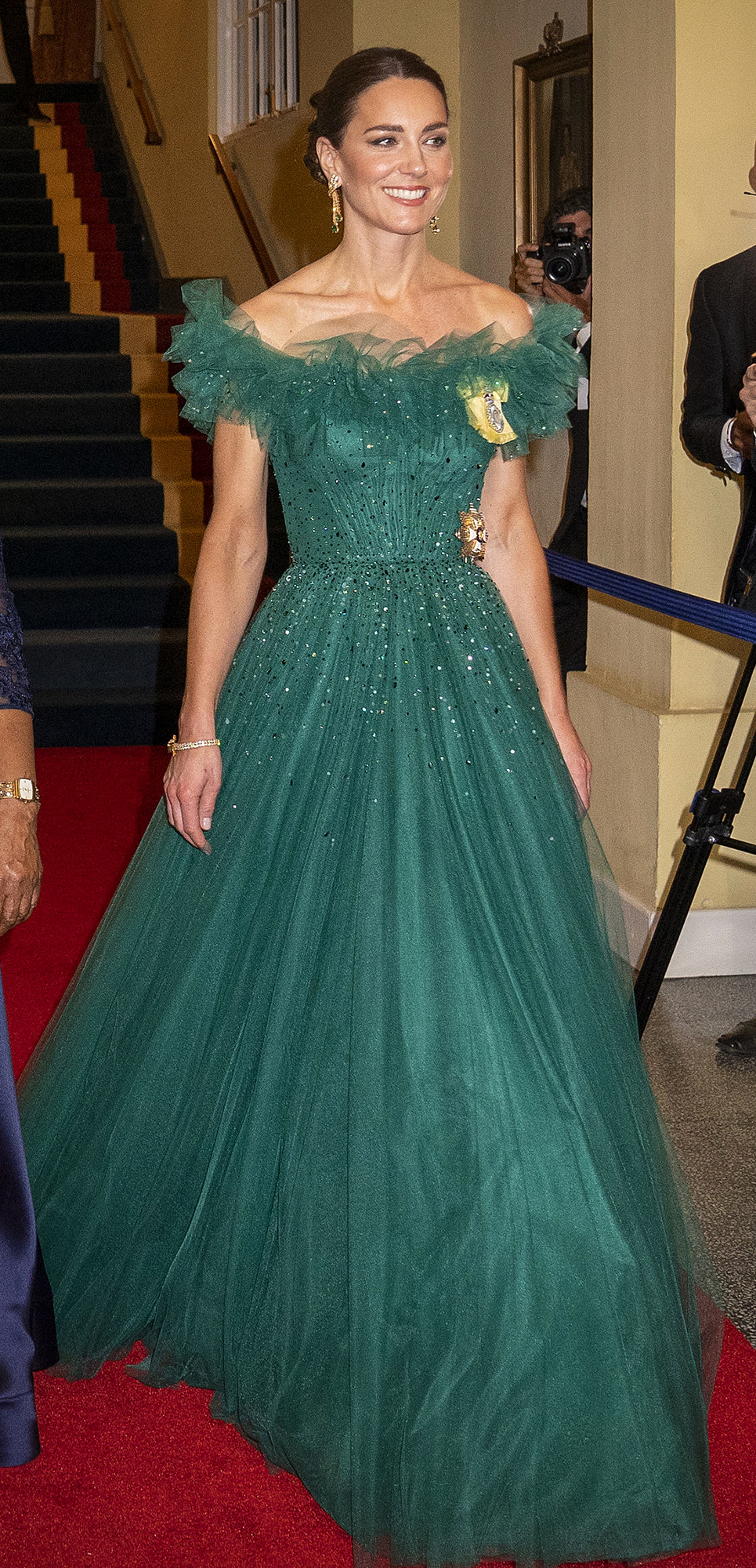 The Jewels! That Dress! How Duchess Kate’s Gorgeous Green Outfit Honors Princess Diana and Queen Elizabeth