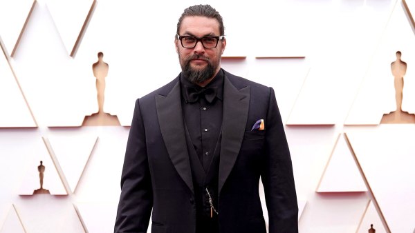 Jason Momoa Hits the 2022 Oscars Red Carpet Solo After Lisa Bonet Split 2