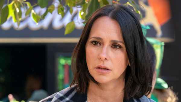 Jennifer Love Hewitt Reveals How Her ‘9-1-1’ Character’s Postpartum Journey Coincided With Her 3rd Pregnancy