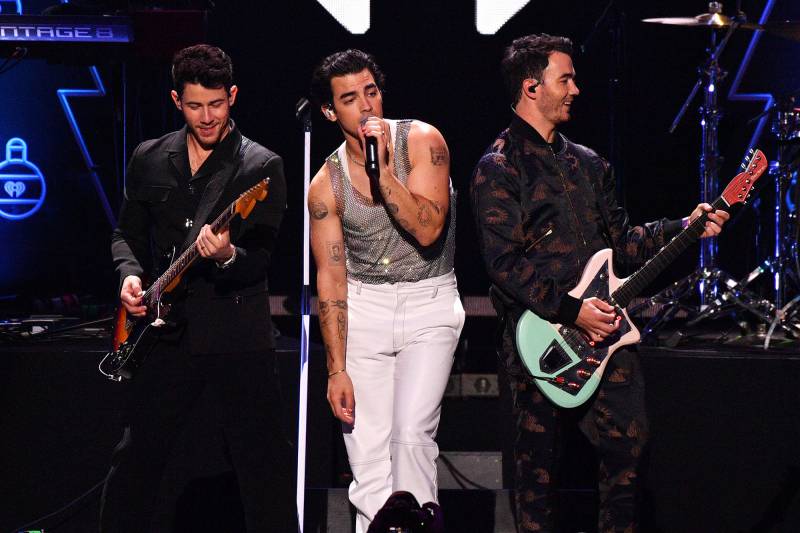 Jonas Brothers Celebs With Las Vegas Residencies