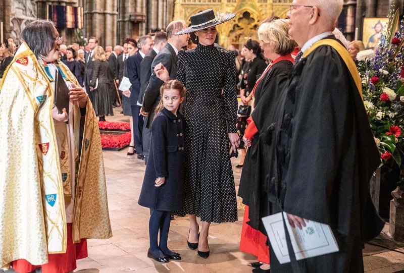 LOL Princess Charlotte Makes Funny Face Prince Philips Memorial Service