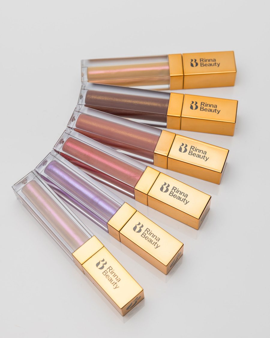 Lisa Rinna Launches Rinna Beauty Larger Than Life Lip Plumper | Us Weekly