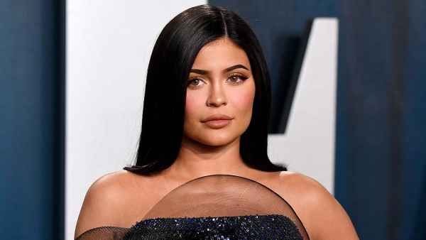 Moms Night Out Kylie Jenner Was In Great Spirits 6 Weeks Postpartum