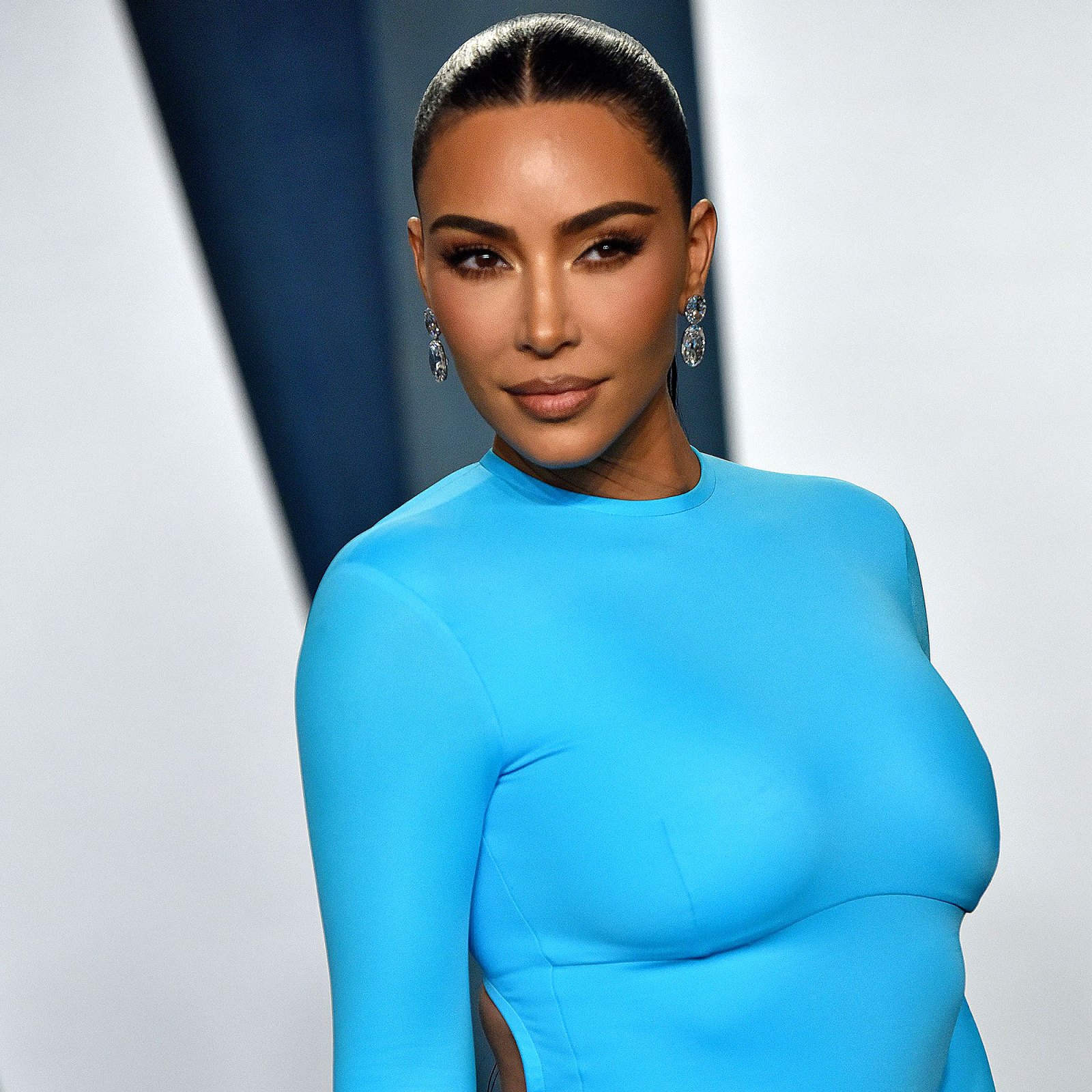Kim Kardashian Gets a Custom Maybach Minivan Worth $400,000: Details ...