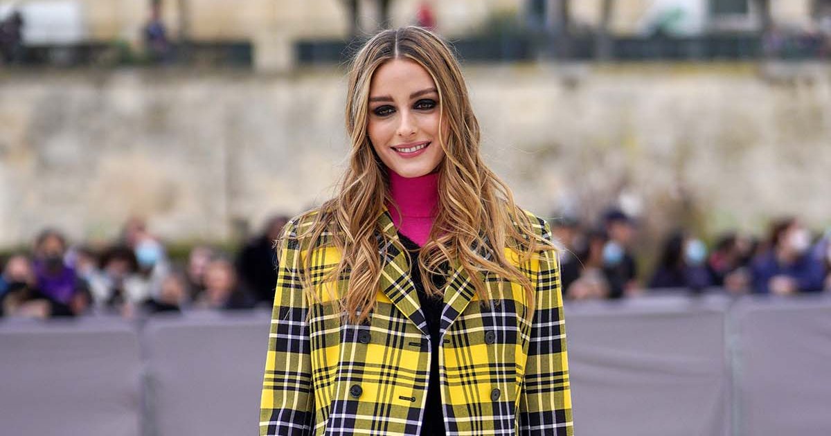 Celebrities In 'Clueless' Yellow Plaid Outfits: Photos – Hollywood