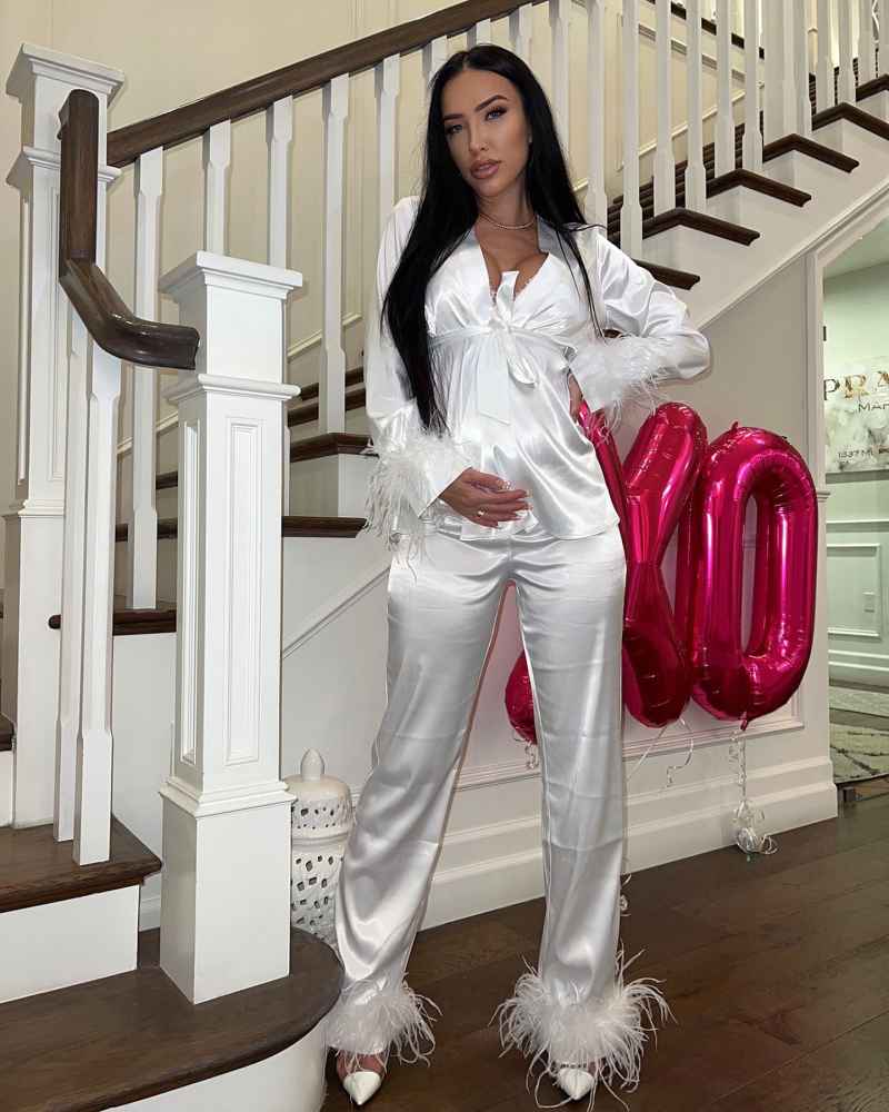 PJ PartyPregnant Bre Tiesi Baby Bump Album Ahead of 1st Baby With Nick Cannon 4