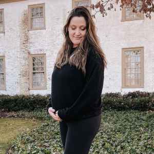 Pregnant Tori Roloff Feels ‘Huge,’ Doesn’t Fit Into Maternity Clothes Anymore: ‘Am I Done Yet?’