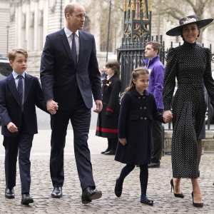 Promo Prince William and Duchess Kate Bring Prince George and Princess Charlotte to Prince Philip Memorial Service 3