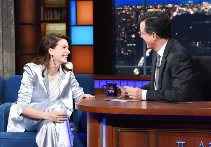 Throwback Anne Hathaway Ripped Her Pants 3 Times While Secretly Pregnant