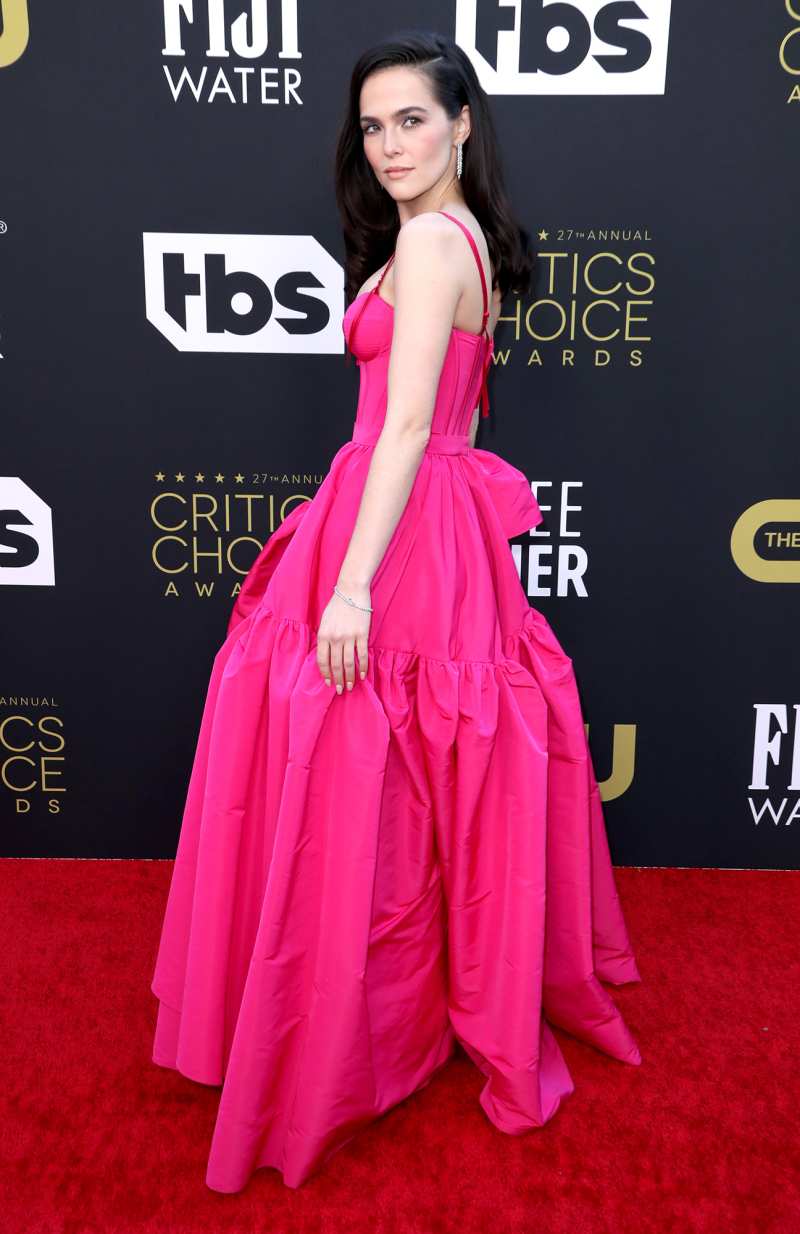 Zoey Deutch Critics Choice Awards 2022 Red Carpet Fashion