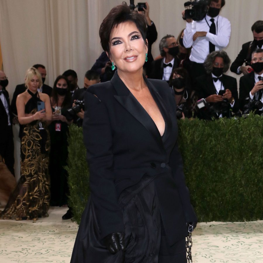 All Kim Kardashian Savage SNL Jokes That Didnt Make It Onscreen Kris Jenner