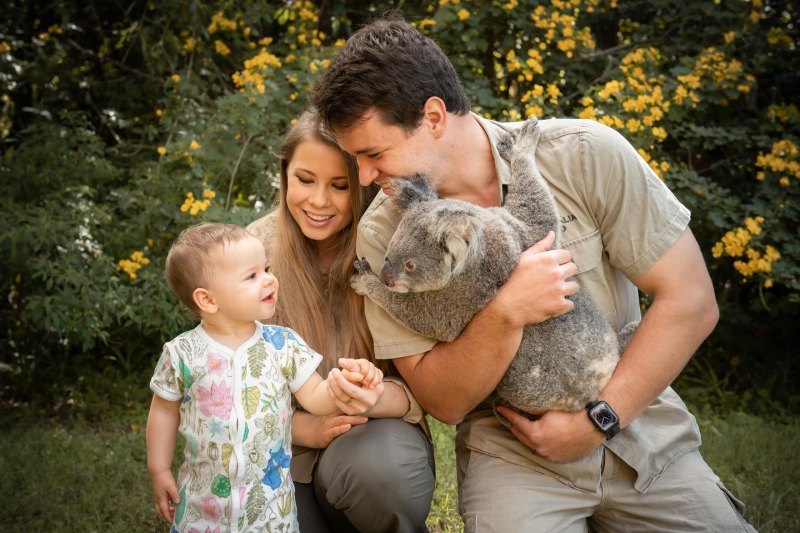 Bindi Irwin and Chandler Powell's Daughter Grace Meets Koalas, More Animals