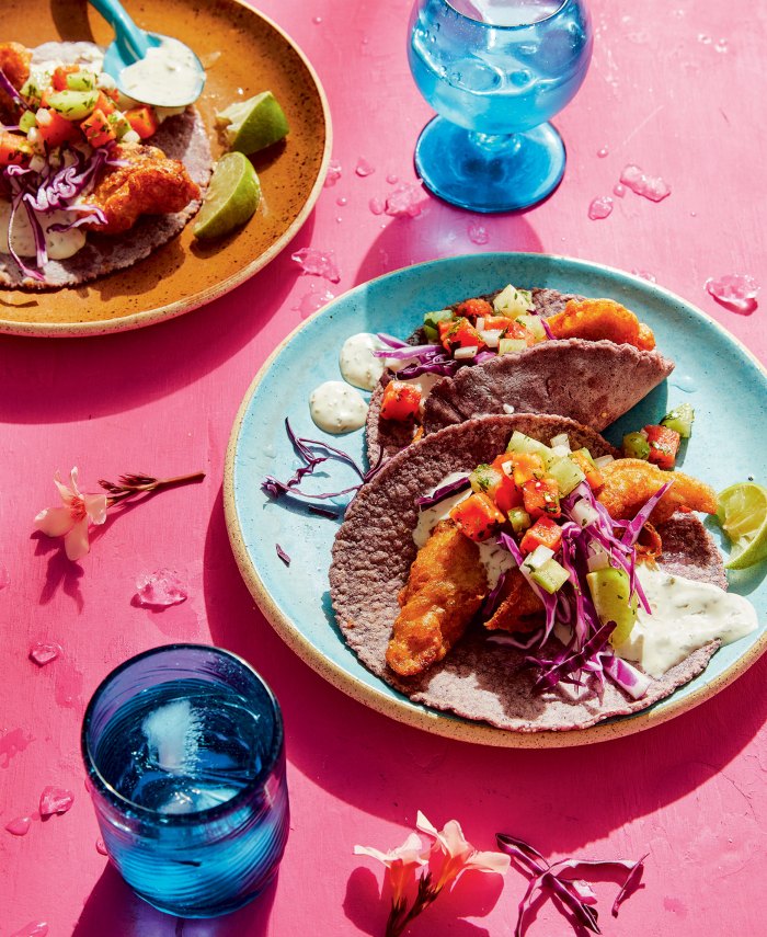 El Chef Rick Martinez Comparte Su Receta De Tacos Crujientes Capeados Para Una Fiesta Divertida Del Cinco De Mayo