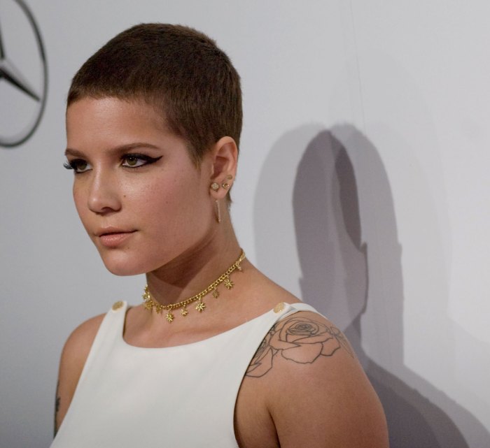 Halsey Reveals She Suffered a Miscarriage, Had to Perform Hours Later: I Didn’t “Feel Like a F–king Human Being” 2016