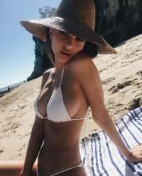 Emily Ratajkowski News - Us Weekly
