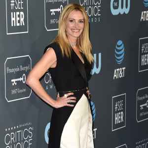 How Julia Roberts Feels About Twins Hazel and Phinnaeus Starting College