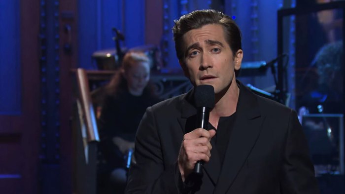 Jake Gyllenhaal cinturona a Celine Dion durante su regreso de 'Saturday Night Live': 'Todo vuelve'