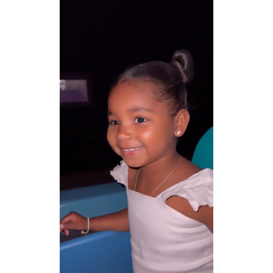 Khloe Kardashian Accidentally Confirms Photoshopping Daughter True Into Disneyland Pics