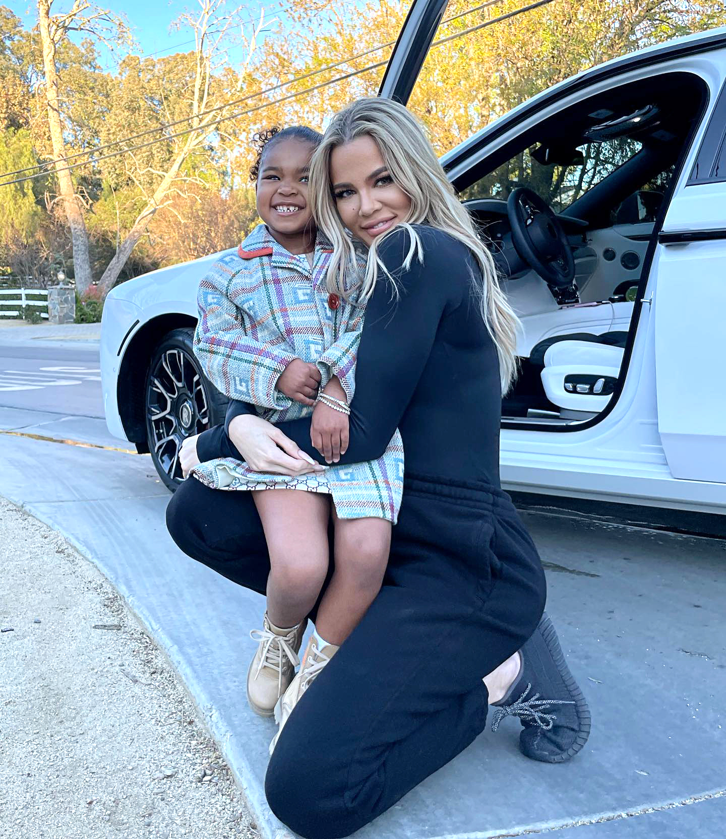 Khloe Kardashian Accidentally Confirms Photoshopping Daughter True Into Disneyland Pics