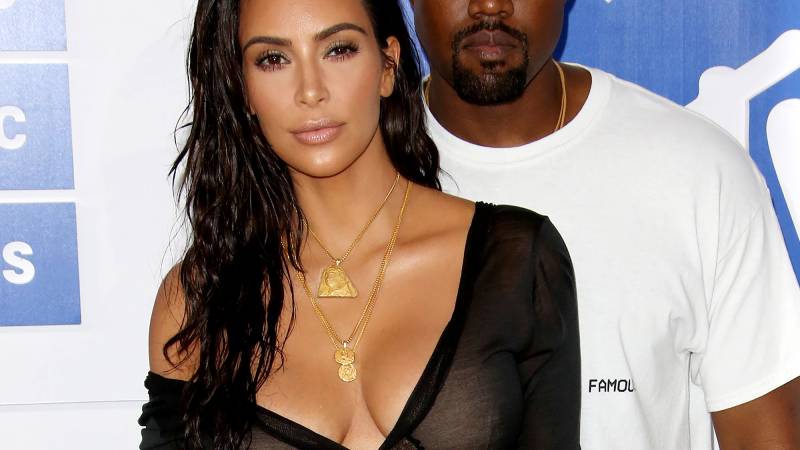 Kim Kardashian Says Kanye Wanted Quit Everything Be Her Stylist 004