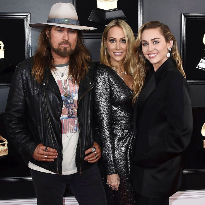 Miley Cyrus Mom Tish Cyrus Files Divorce From Billy Ray Cyrus