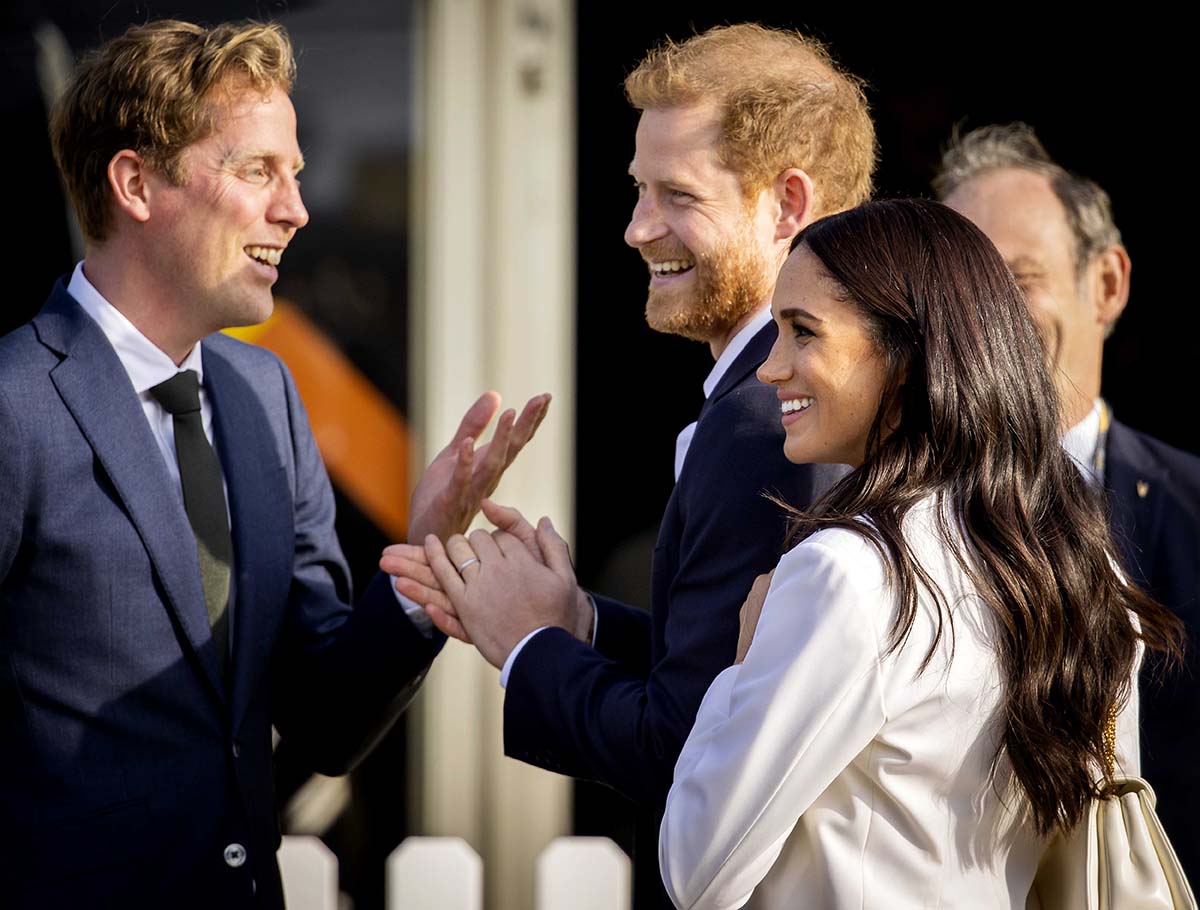 Prince Harry Meghan Markle Are All Smiles 2022 Invictus Games After Visiting Queen Elizabeth II London
