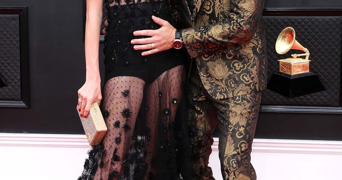 Pregnant Stars Show Baby Bumps at Grammys: Chrissy Teigen and More