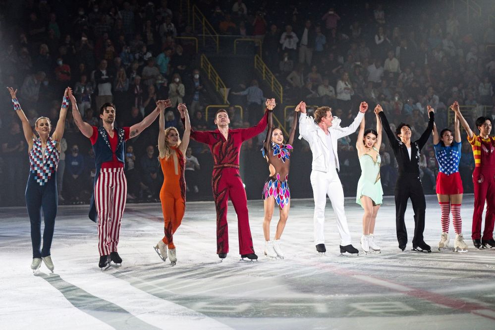Stars on Ice 2022 Elton John finale
