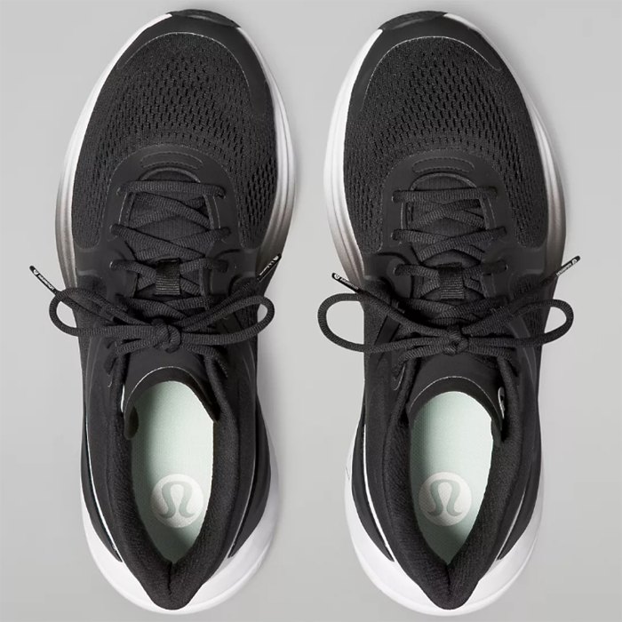 lululemon-blissfeel-sneaker-black-white