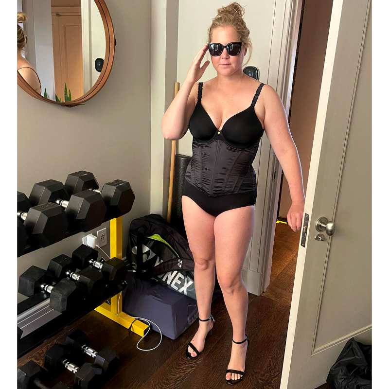 Amy Schumer Poses in Black Corset After Liposuction: 'I Want to Feel Hot'