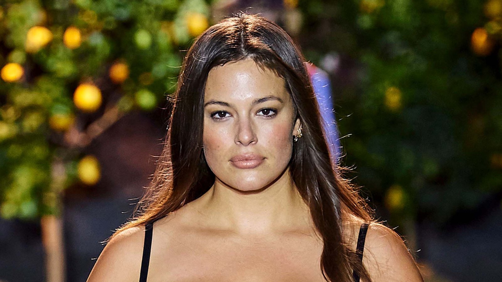 Ashley Graham I Almost Died From Blood Loss After Giving Birth Twins