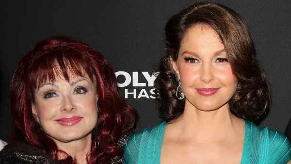 Ashley Judd Remembers Late Mom Naomi Ahead of Mother’s Day: ‘Wasn’t Supposed to Be This Way’