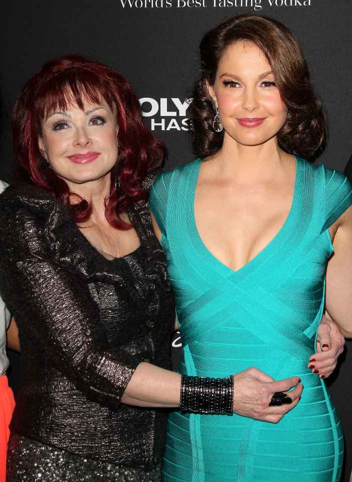 Ashley Judd Remembers Late Mom Naomi Ahead of Mother’s Day: ‘Wasn’t Supposed to Be This Way’