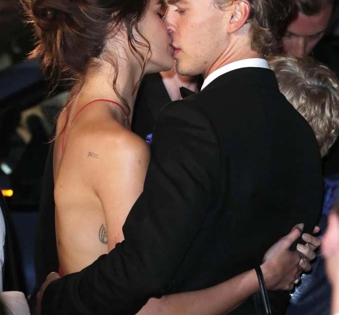 Austin Butler and Kaia Gerber Pack on the PDA During the ‘Elvis’ Premiere at 2022 Cannes Film Festival.jpg