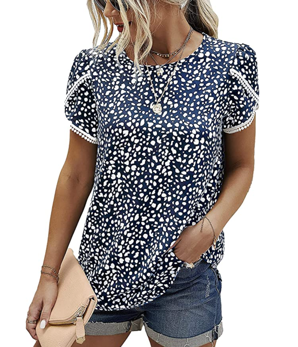 Beaully Simple Short-Sleeve Top Is Perfect for the Summer